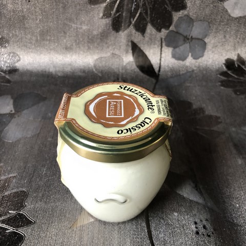 crema di formaggio tipica sarda milano